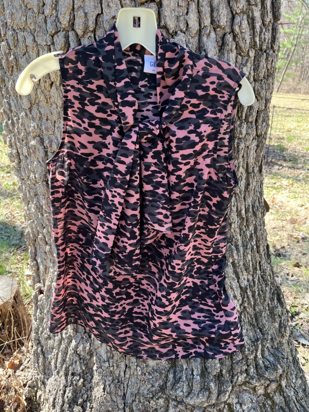 ⭐️CAbi Front Neck Tie Sleeveless Blouse in size S